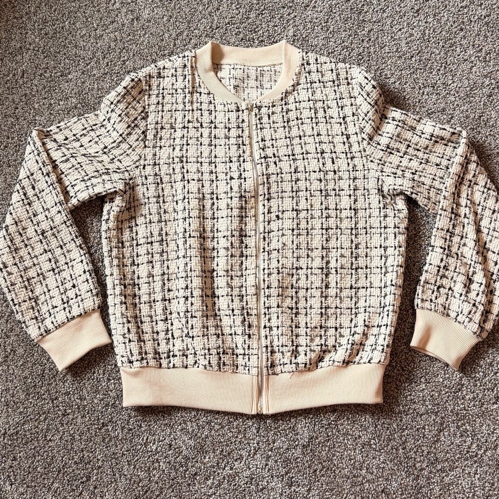 Chic Tweed Bomber Jacket